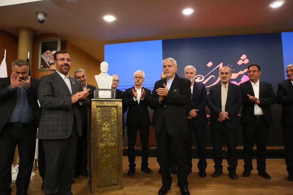 ماجرای یک سردیس جنجالی در شیراز