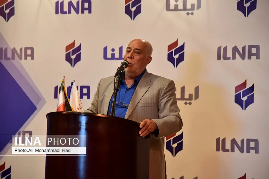 در برخی واحدها چندین ماه حقوق پرداخت نشده است/کارخانه‌هایی که ۲ هزار نفر نیرو داشتند امروز به هزار نفر کاهش یافته‌اند