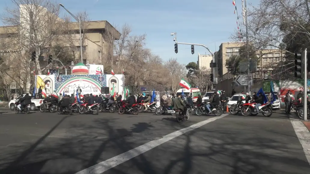 راهپیمایی نمادین سالگرد پیروزی انقلاب اسلامی برگزار شد+فیلم و عکس