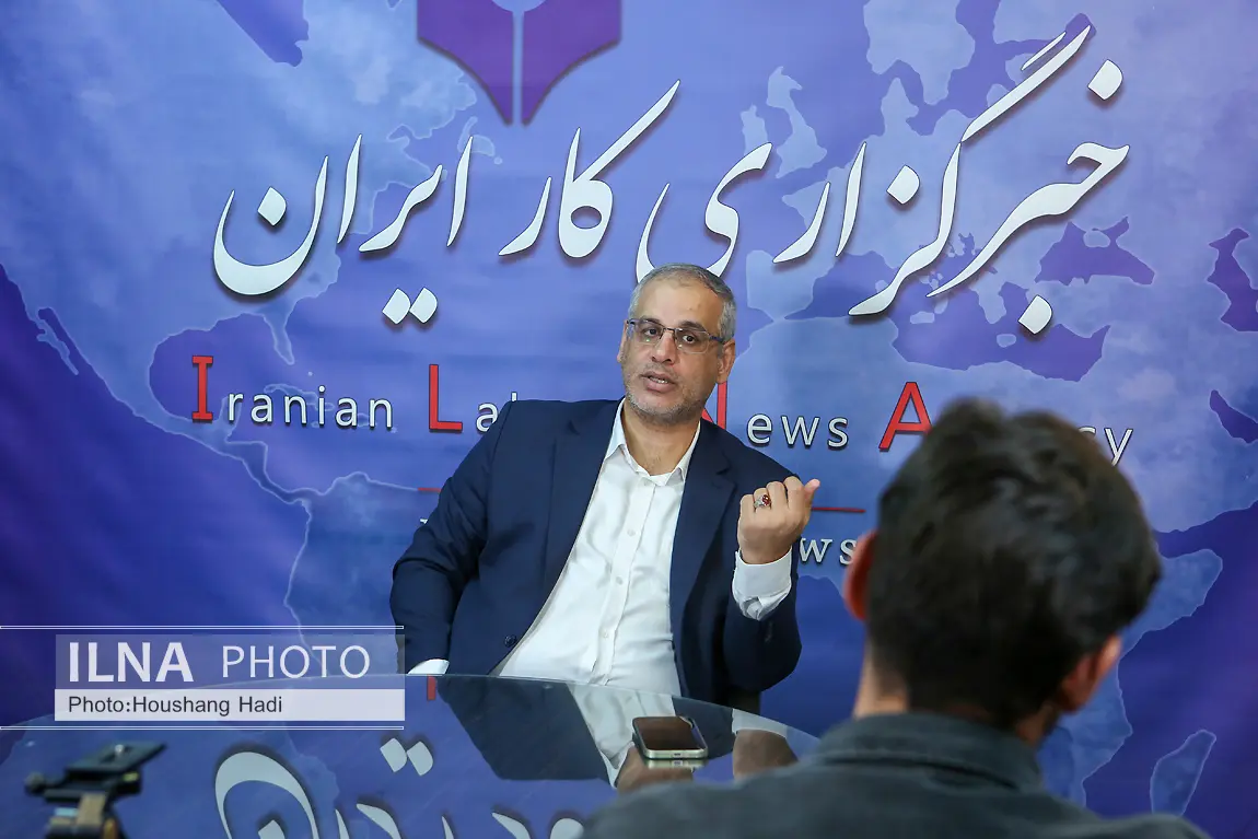 خطر حذف ۱.۴ میلیون شغل تا پایان سال/ حداقل ۲ میلیون و ۵۰۰ هزار کارگر بیکارند/ در طرح &laquo;اشتغال عمومی&raquo; بیمه تأمین اجتماعی نداریم 