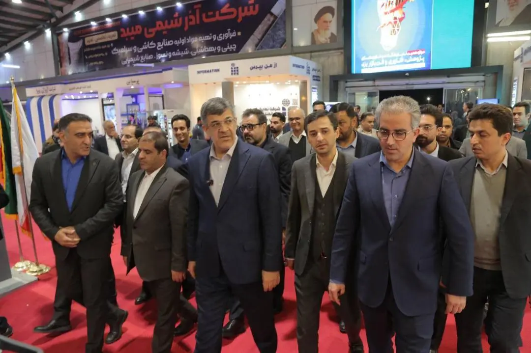 حضور استاندار یزد در غرفه چادرملو در دوازدهمین نمایشگاه فنبازار یزد