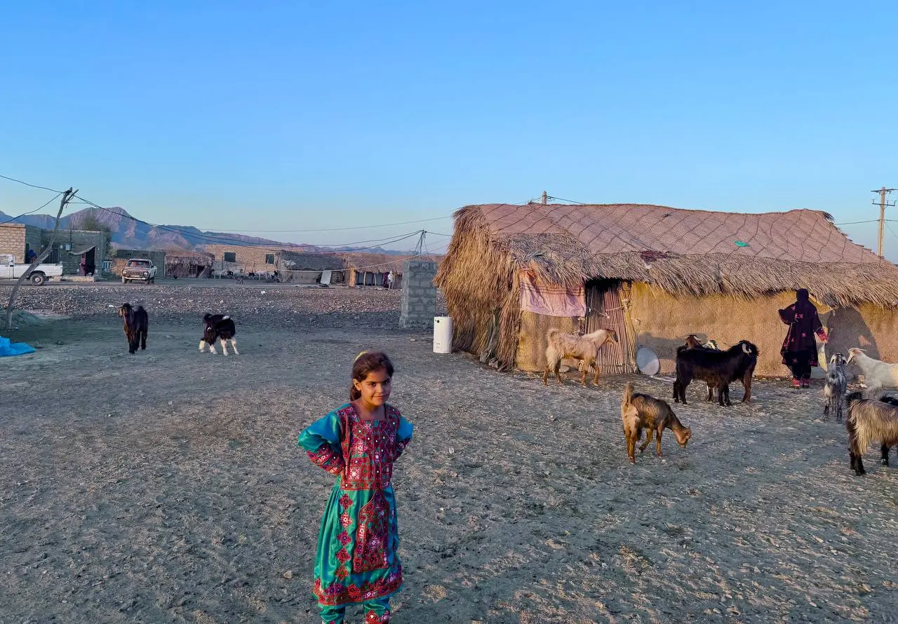 از تقاضای یک جفت کفش تا مطالبه هویت؛ روایت رنج زنان و کودکان در روستای کپرنشین گورشون 