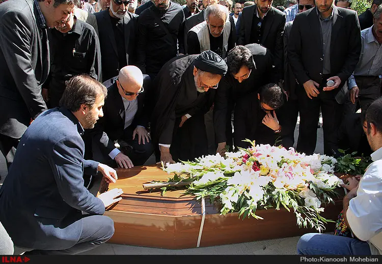 احمد علامه دهر در قطعه نام‌آوران آرام گرفت/ چشم‌های هنرمند اهدا شد