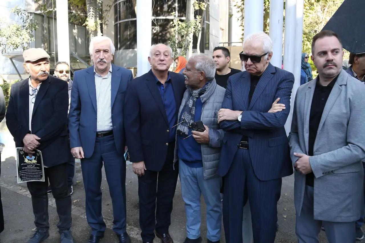 مراسم تشییع پیکر مرحوم اکبر کارگرجم(عکس)