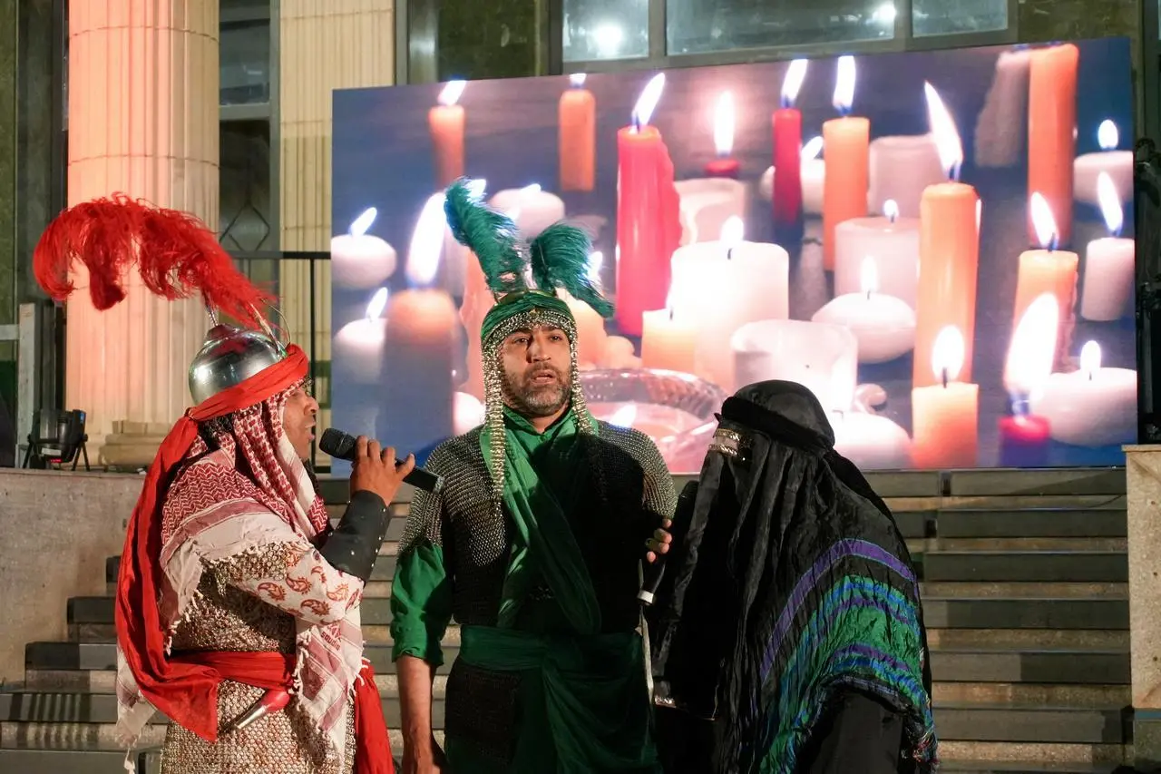 هنرمندان عاشورایی در چهارسوقِ سوگ سنگ تمام گذاشتند
