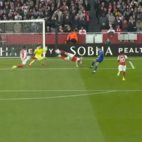 دفع توپ تماشایی کالافیوری در امارات؛ واکنشی که همه را شگفت‌زده کرد