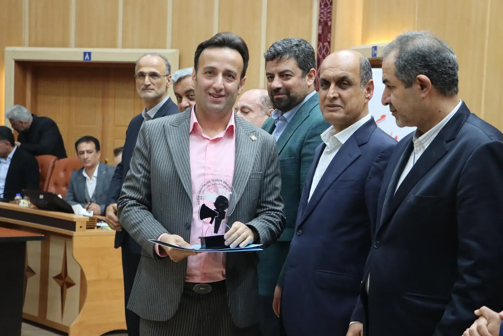 10 مدیر روابط عمومی برتر استان گیلان تجلیل شدند
