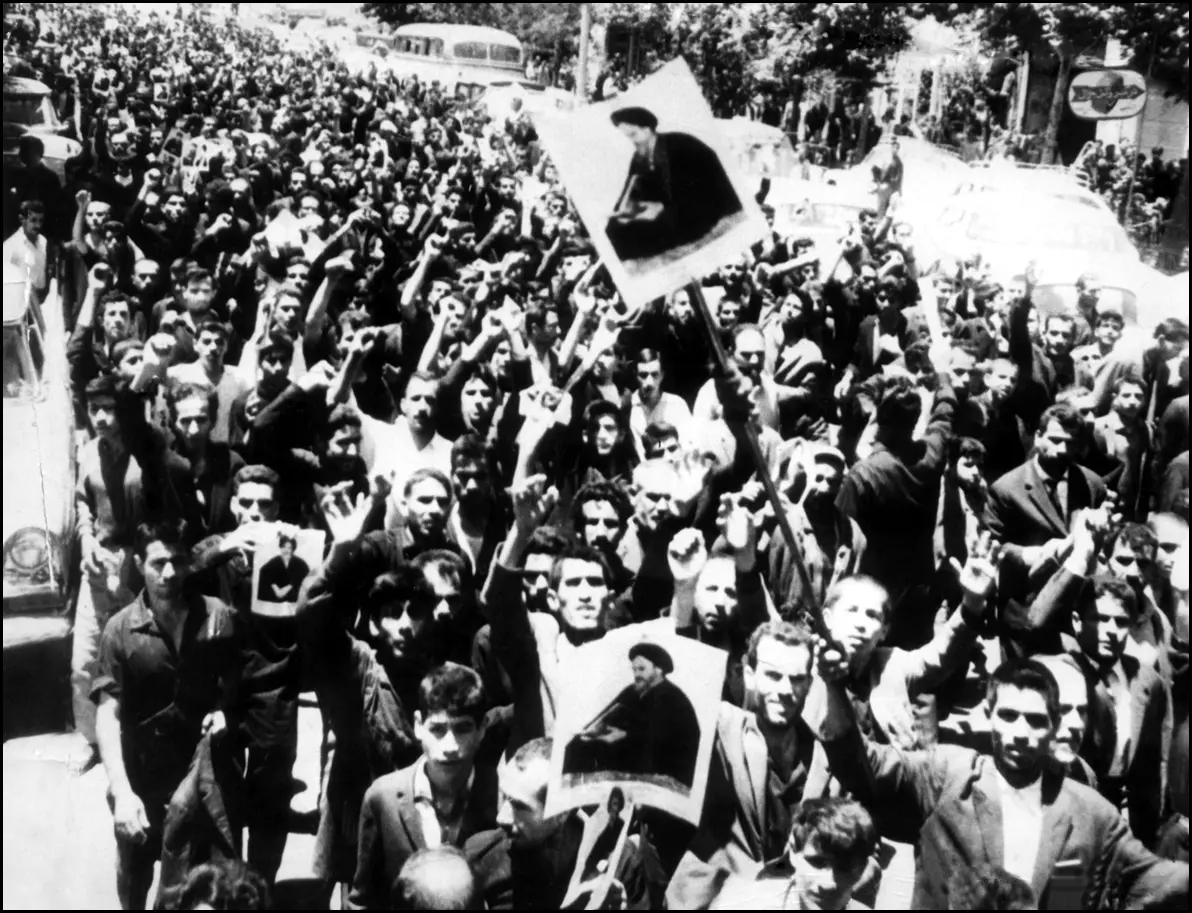 تنها عکاسِ شناخته شده قیام پانزده خرداد چه کسی است؟