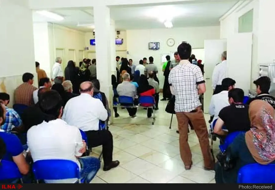 بازنشستگان و کابوس هزینههای پزشکی؛ وقتی بیمه درمان نمیکند/ ۳۰ سال پرداخت حق بیمه بدون هیچ امنیت درمانی