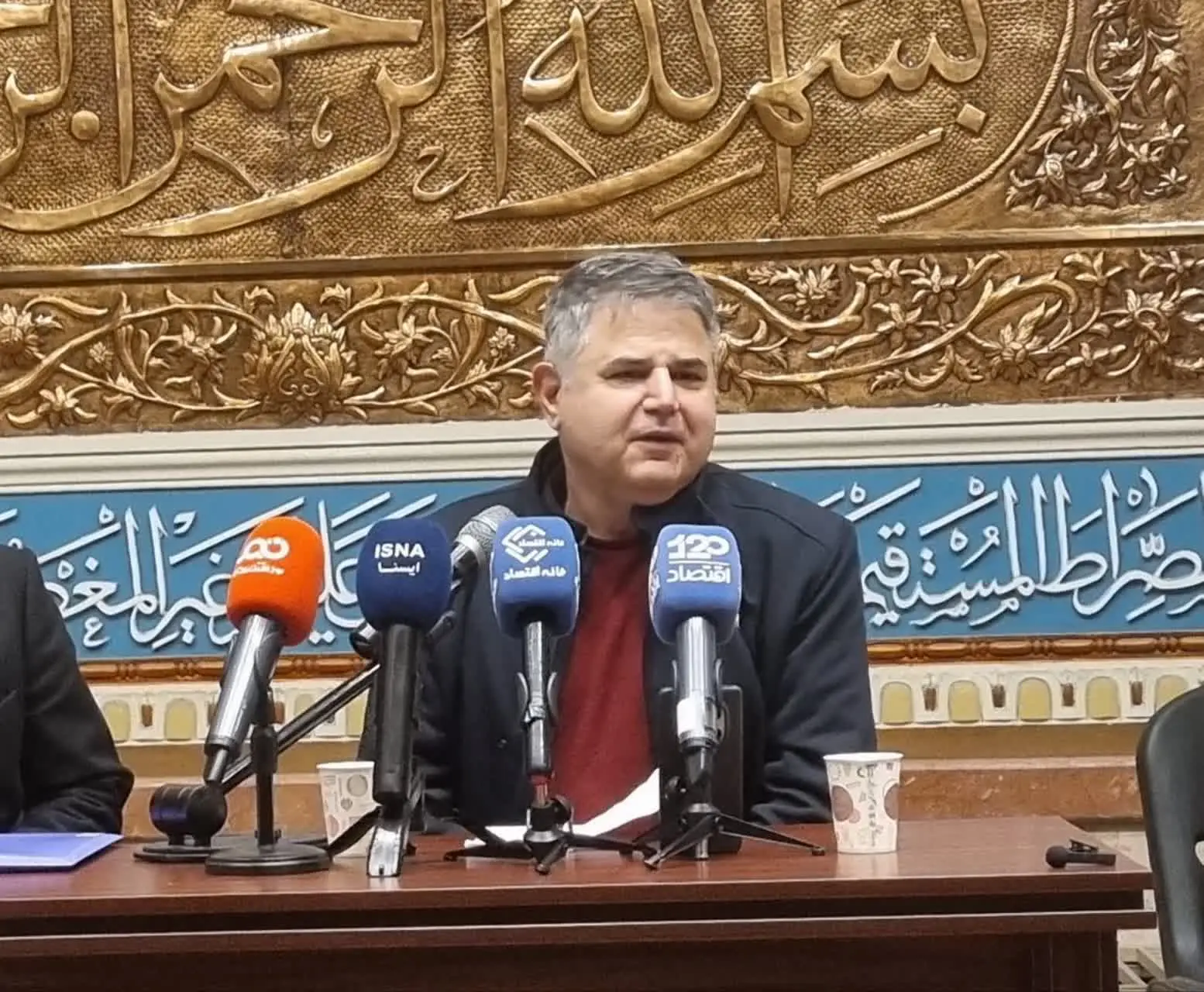 واکاوی ریشه‌های اقتصادی اعتراضات اخیر/ قیمت ارز آزاد ساختگی است/ مزد امسال را دریابیم