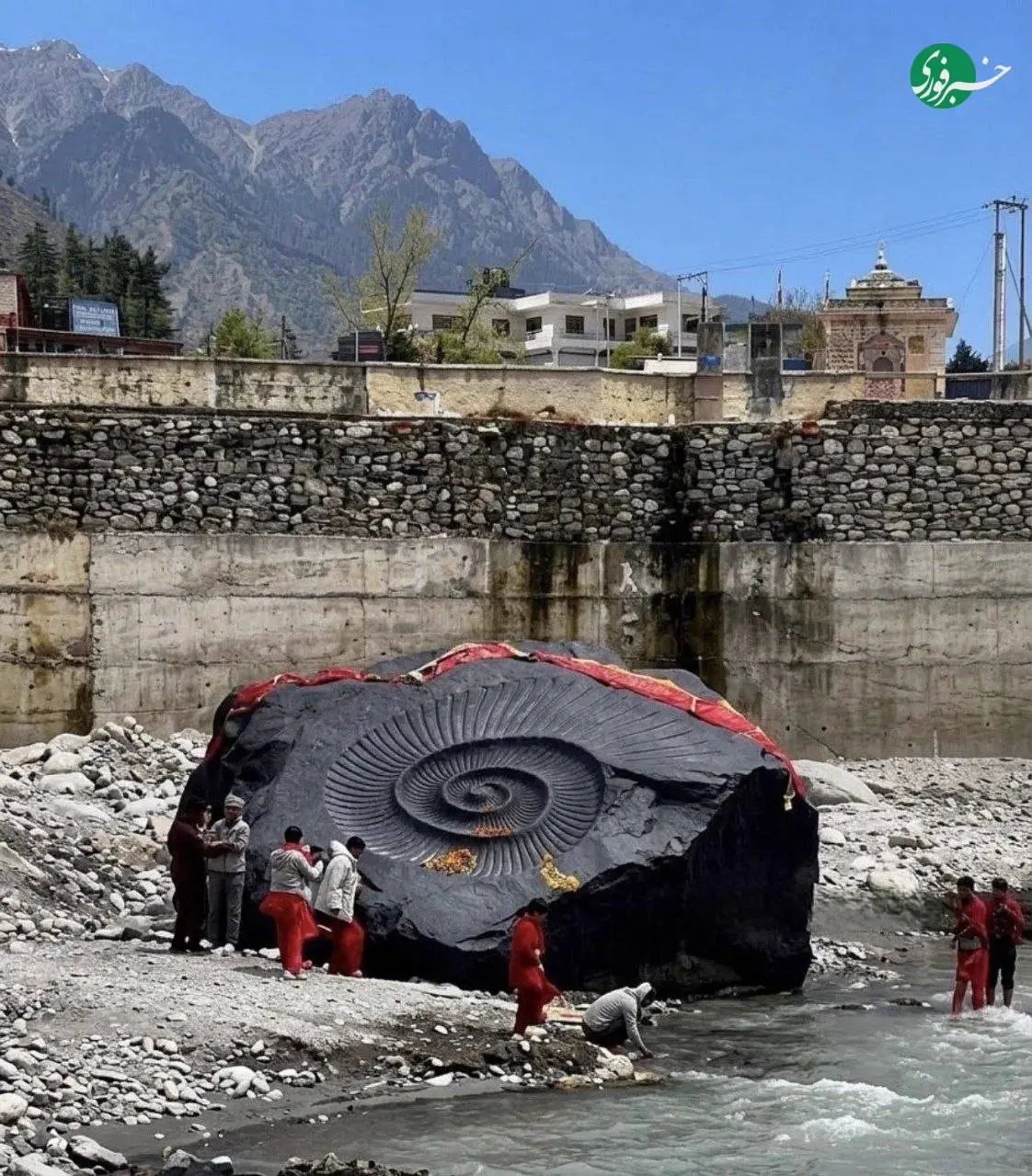 کشف سنگ ۱۷۰ میلیون ساله بعد از سیل وحشتناک نپال+ عکس