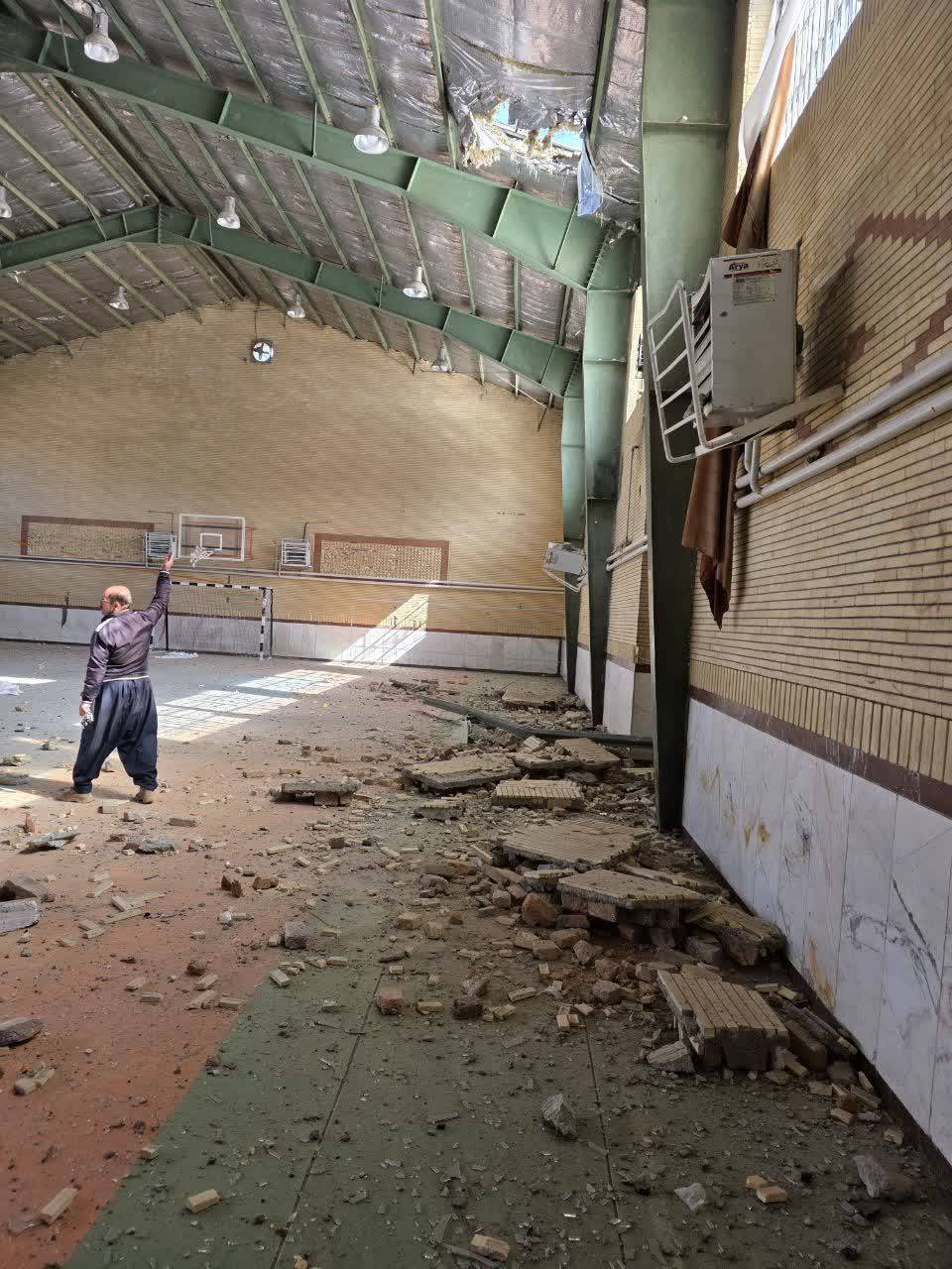 حمله به اماکن ورزشی سقز