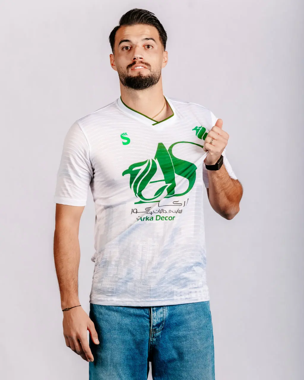 کار جذاب رسانه عقاب‌ها: پیراهن‌های جدید تیم شهر ارکا رونمایی شد