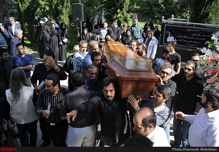 احمد علامه دهر در قطعه نام‌آوران آرام گرفت/ چشم‌های هنرمند اهدا شد