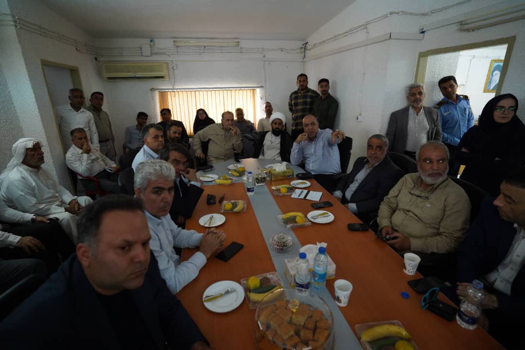 بازدید اعضای کارگروه مرزهای مجاز کشور از بندر چارک با هدف تصویب مرز مجاز دریایی