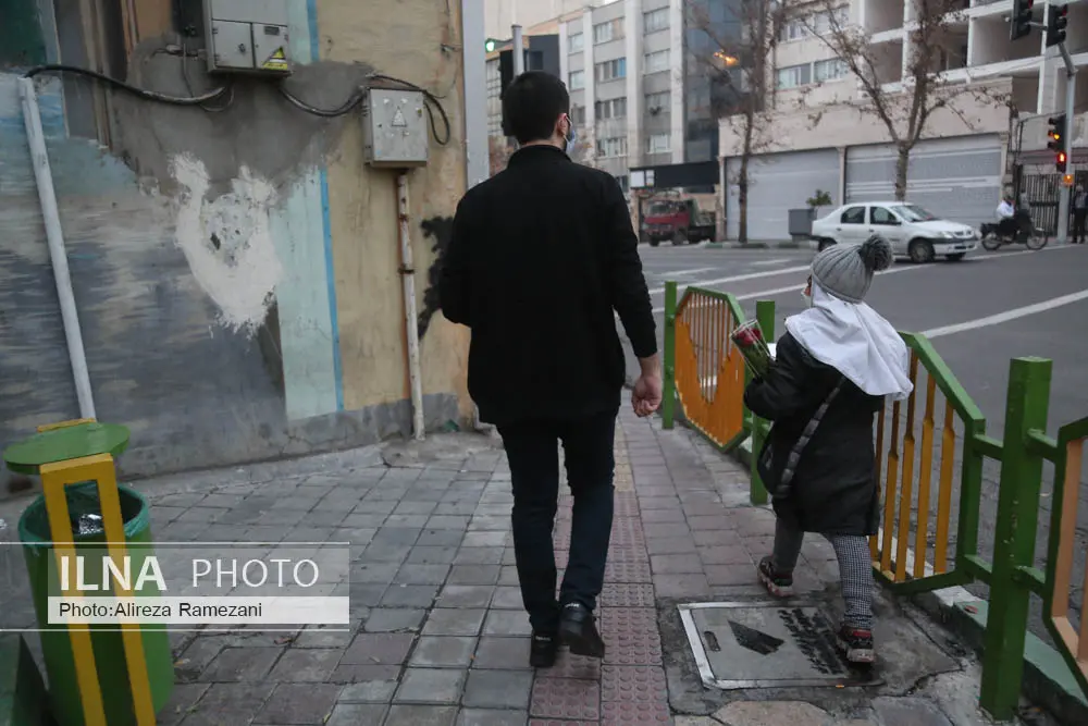 برگزاری آیین «مهر یلدا» برای کودکان کار و خیابان/ توزیع بسته‌های آجیل، تنقلات و شال و کلاه + عکس