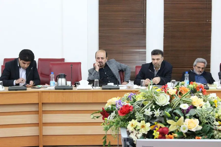 نشست حسین کمالی با اعضاء خانه احزاب و شورای هماهنگی احزاب اصلاح طلب خوزستان برگزار شد + تصاویر
