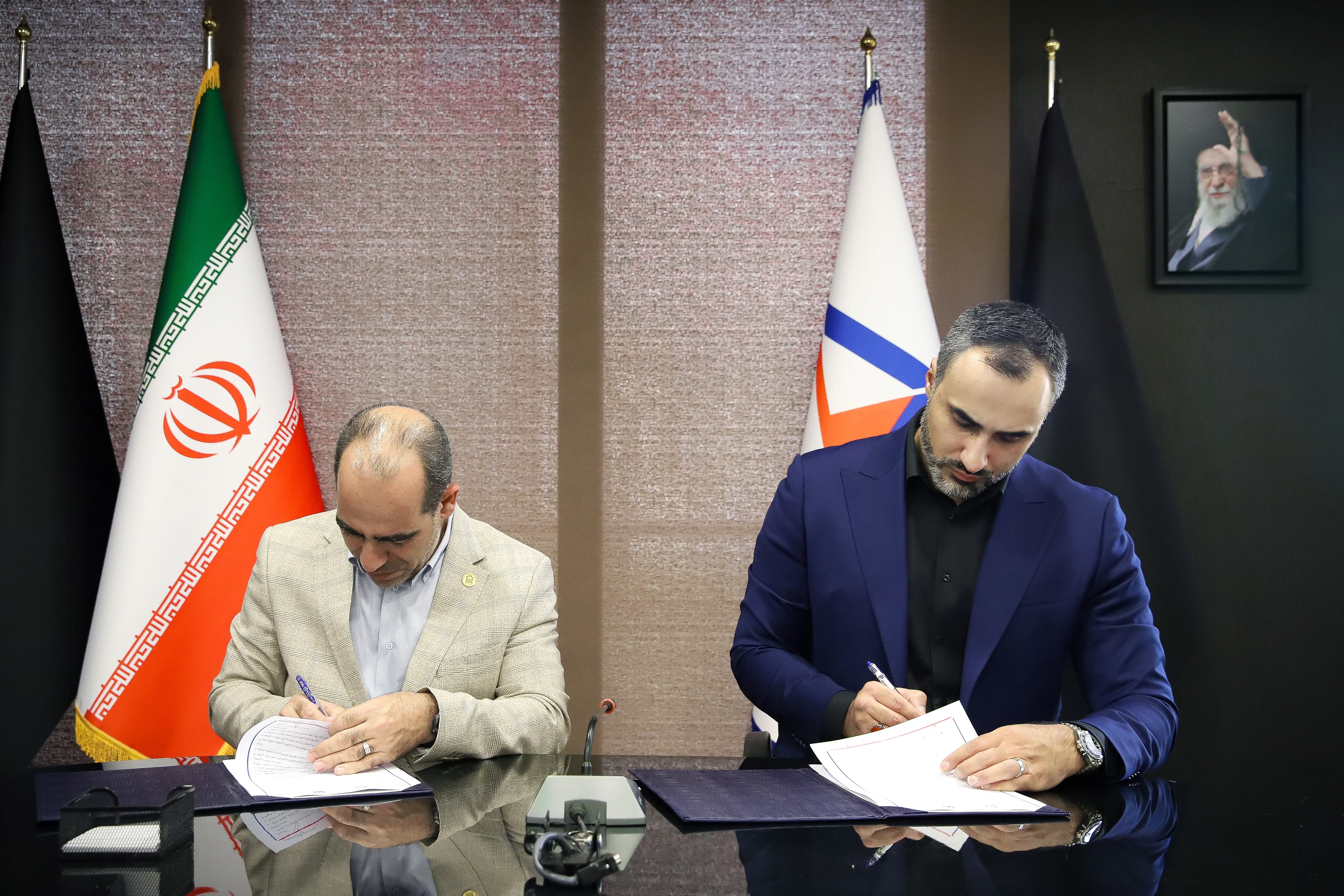 تفاهم‌نامه همکاری دانشگاه صنعتی تبریز و شرکت مهندسی و ساختمانی صبانفت امضا شد