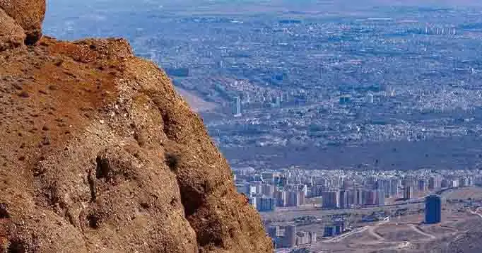 ریههای شیراز زیر تیغ توسعه شتابزده/ پروژه های غیرکارشناسی اکوسیستم شمال غرب شهر را تهدید می کند/ برخورد با معدنکاریهای مخرب در حریم شهر