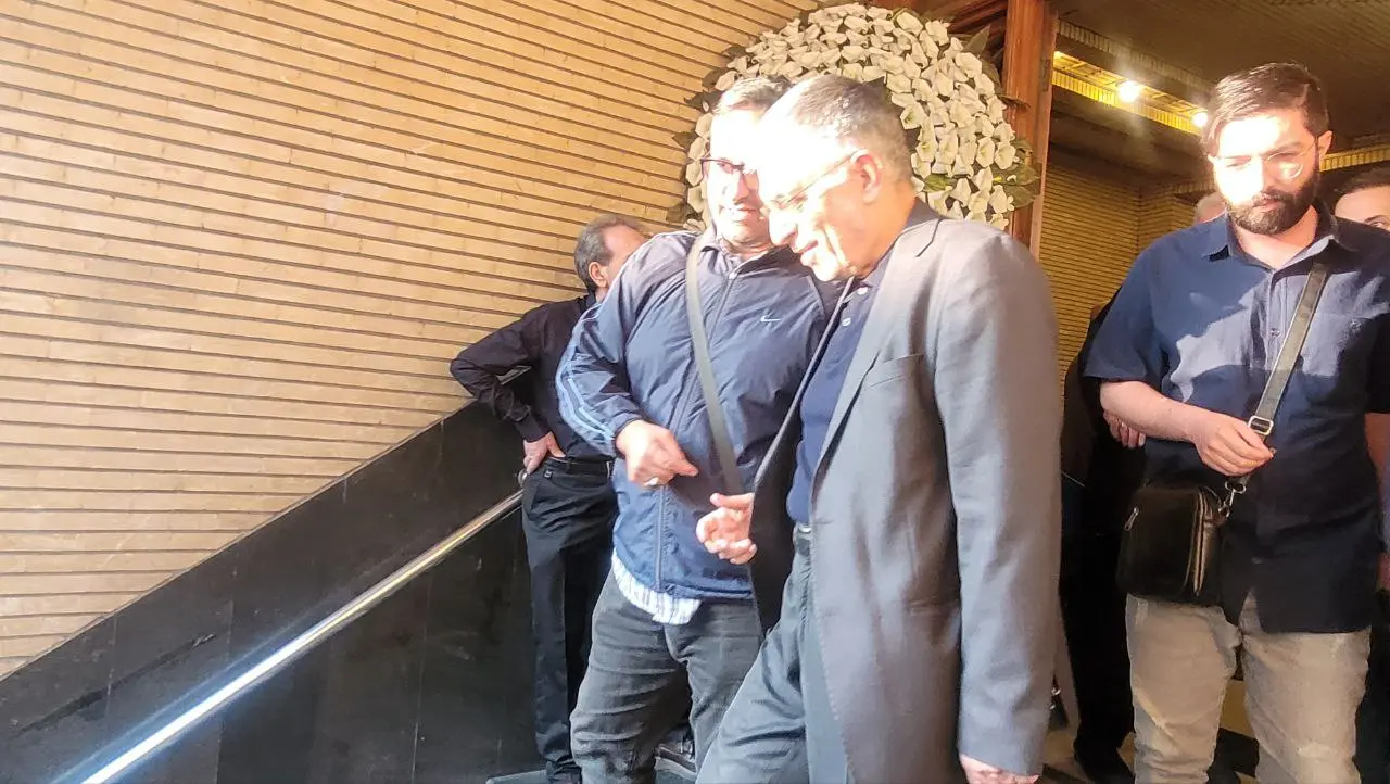 برگزاری مراسم ترحیم برادر مصطفی تاجزاده با حضور فعالان سیاسی اصلاحطلب + تصاویر