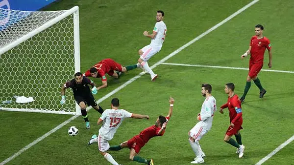 پرتغال 3 - اسپانیا 3 / گل های رونالدو برای صدرنشینی ایران