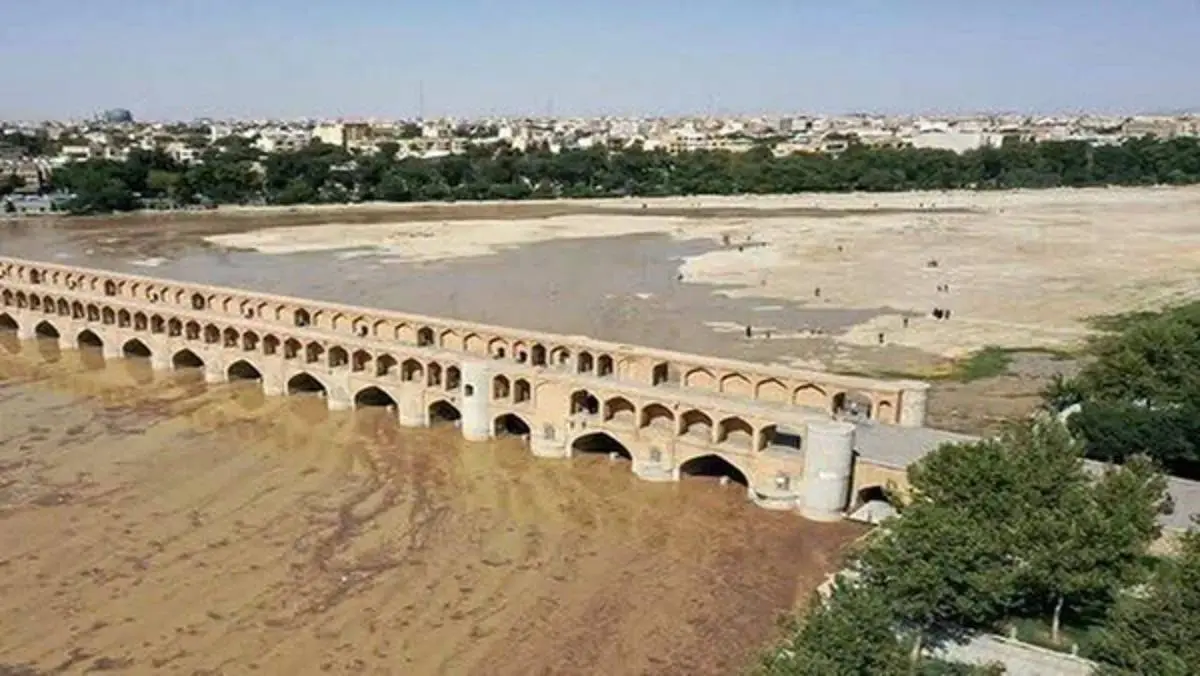 آب رودخانه زاینده‌رود به اصفهان رسید/عکس