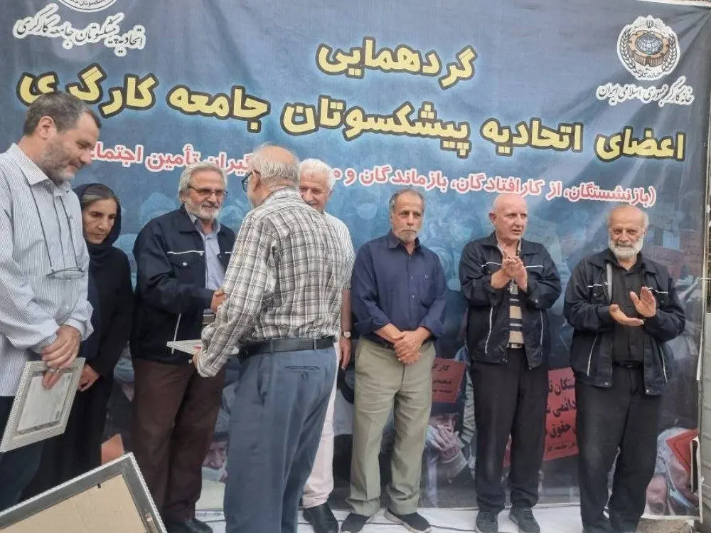 عزل سالاری در روز تعطیل، عجولانه و نادرست بود/ حق عائلهمندی زنان بازمانده را برگردانید/ لزوم تعیین تکلیف متناسبسازی