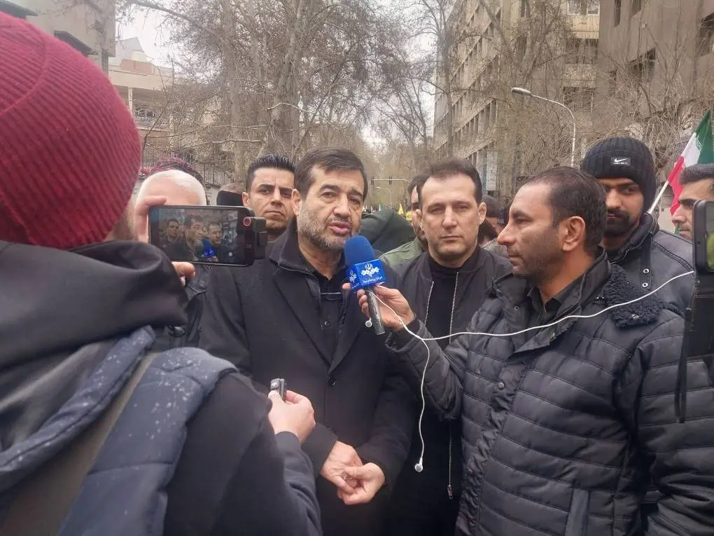 برگزاری مراسم روز جهانی قدس در چهاردهمین روز تحمیل جنگ به ایران/ تکبیر مردم همزمان با انفجارها در حوالی مسیر راهپیمایی+ فیلم و عکس