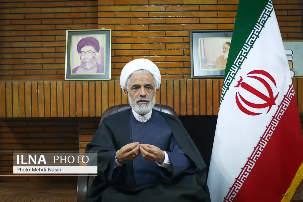 اگر قرار بود زور و تحکم را بپذیریم، انقلاب نمیکردیم/ صدا و سیما از الان دیدگاه جریانهای سیاسی را منعکس کند، نه شب انتخابات/ صندوقهای آرا و انتخابات، ناموس سیاسی کشور است
