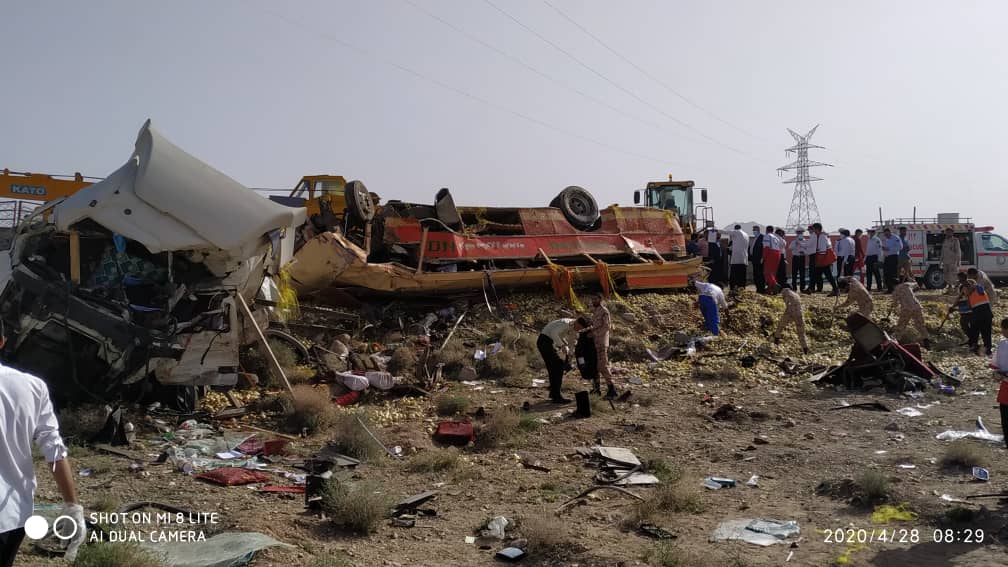 افزایش جان باختگان حادثه تصادف تریلی با اتوبوس + عکس