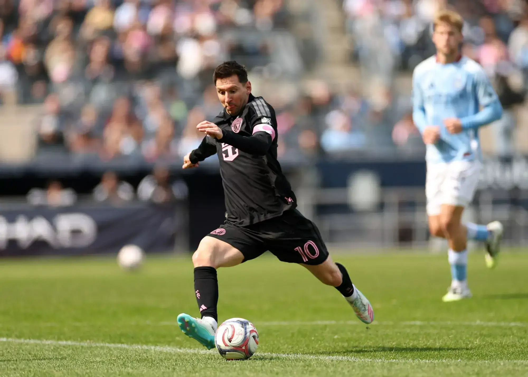 مسی بالاتر از پله و جلوتر از رونالدو؛ سلطان ضربات ایستگاهی تاریخ