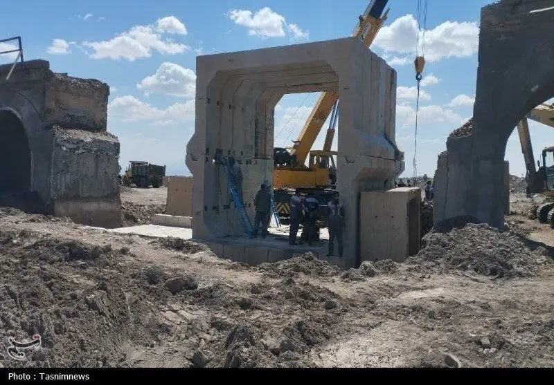 بازسازی پل هفتدهانه راهآهن در ۴۰ساعت+عکس