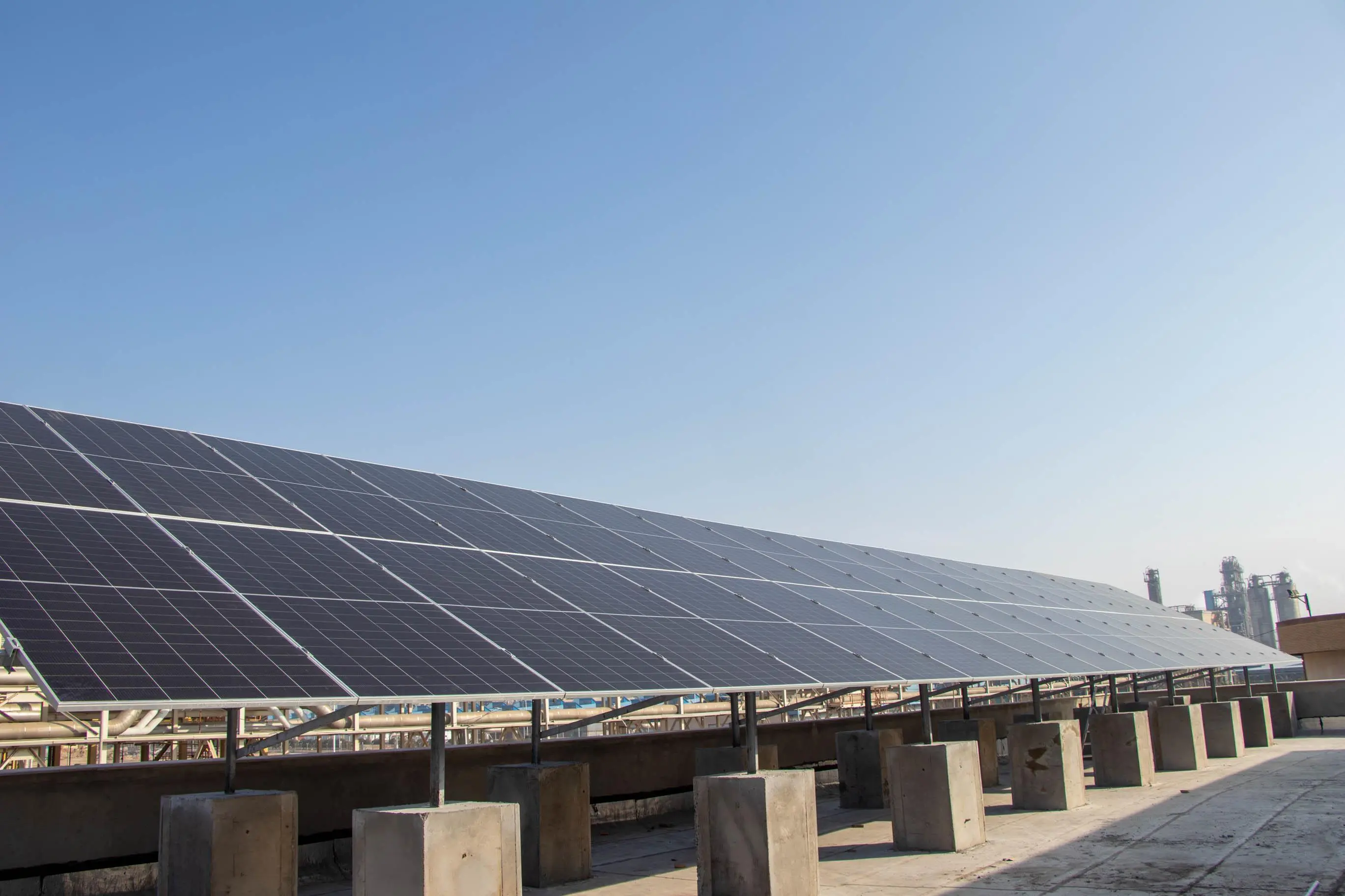 بهره‌برداری از نیروگاه خورشیدی ۷۵ کیلوواتی فجر انرژی خلیج‌فارس