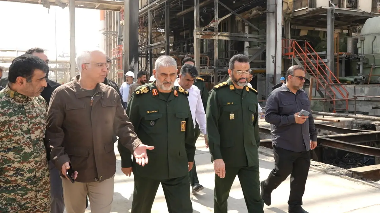بازدید فرمانده سپاه خوزستان از پروژه&zwnj;های بازسازی فجر انرژی خلیج&zwnj;فارس 