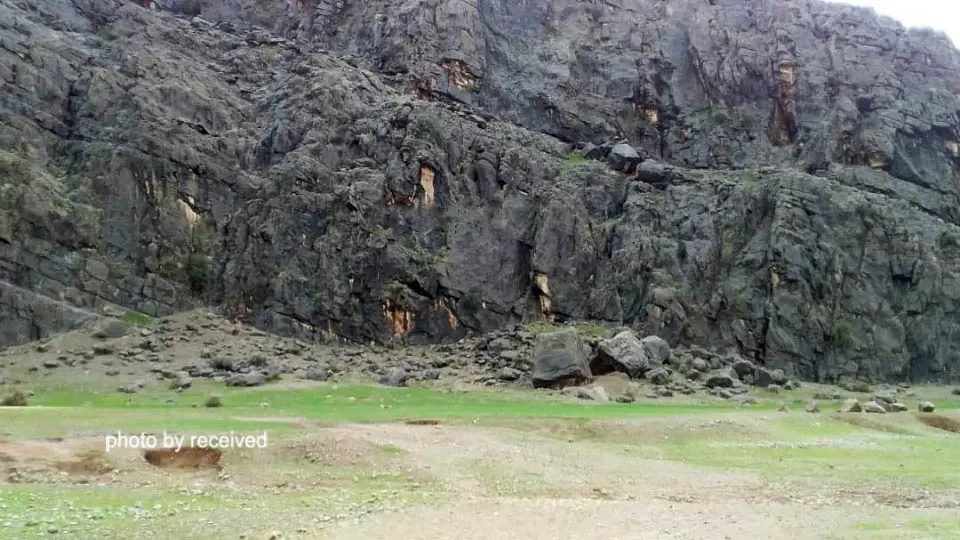شمارش معکوس برای حذف کامل یک سنگ نگاره "تاریخی در خونگ اژدر" ایذه+ تصاویر