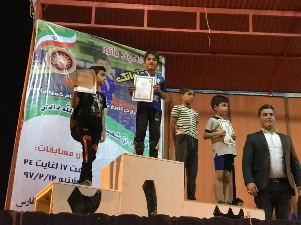 بندر امام خمینی قهرمان مسابقات ۵ جانبه کُشتی پهلوانک ها جام شهید ولی الله الهدادی شد