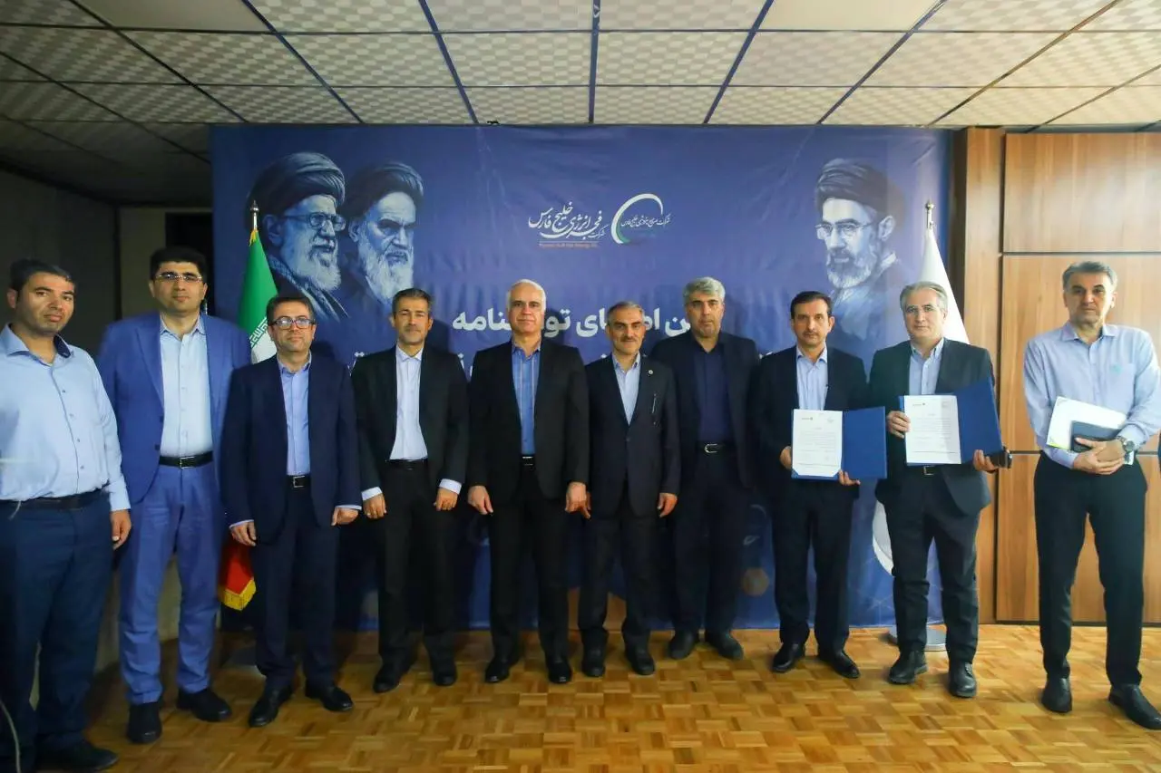 فجر انرژی در مسیر بازگشت کامل به مدار؛ دومین قرارداد بازسازی نیروگاهها به امضا رسید/ «فجر»، برق اتمی را به پتروشیمی آورد