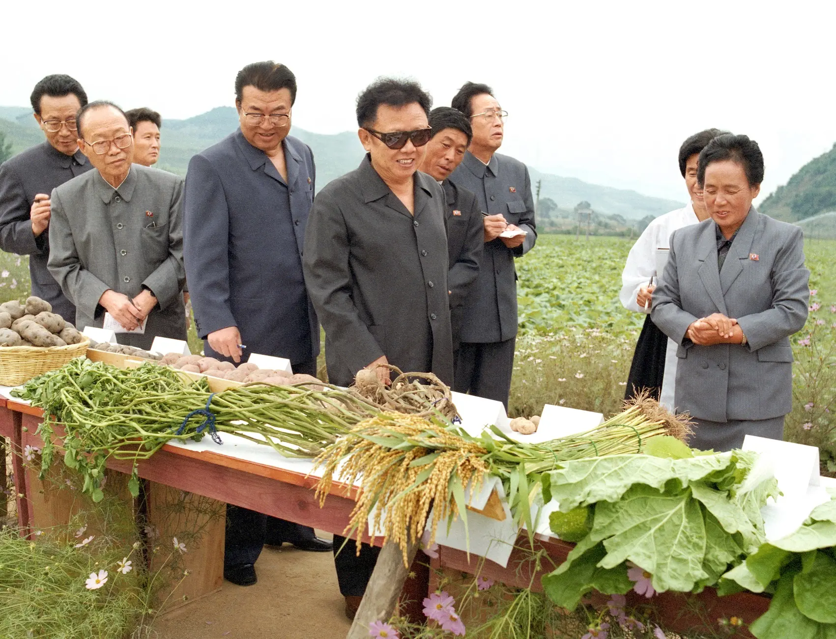   For People’s Happiness;  On the 82nd Birth Anniversary of Chairman Kim Jong Il
