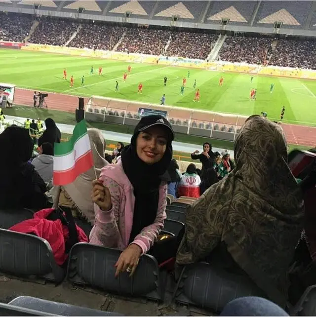 گزارش زنده از حضور بانوان در ورزشگاه آزادی (تصاویر)