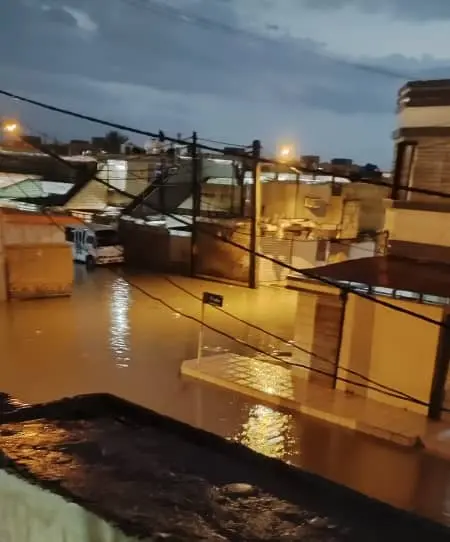 سقوط دکل فشار قوی برق، محور بندر امام به آبادان از سه راه شادگان را مسدود کرد