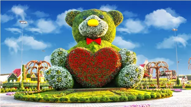 سیر و سفر در دل باغ گل دبی (Miracle Garden) چگونه است؟