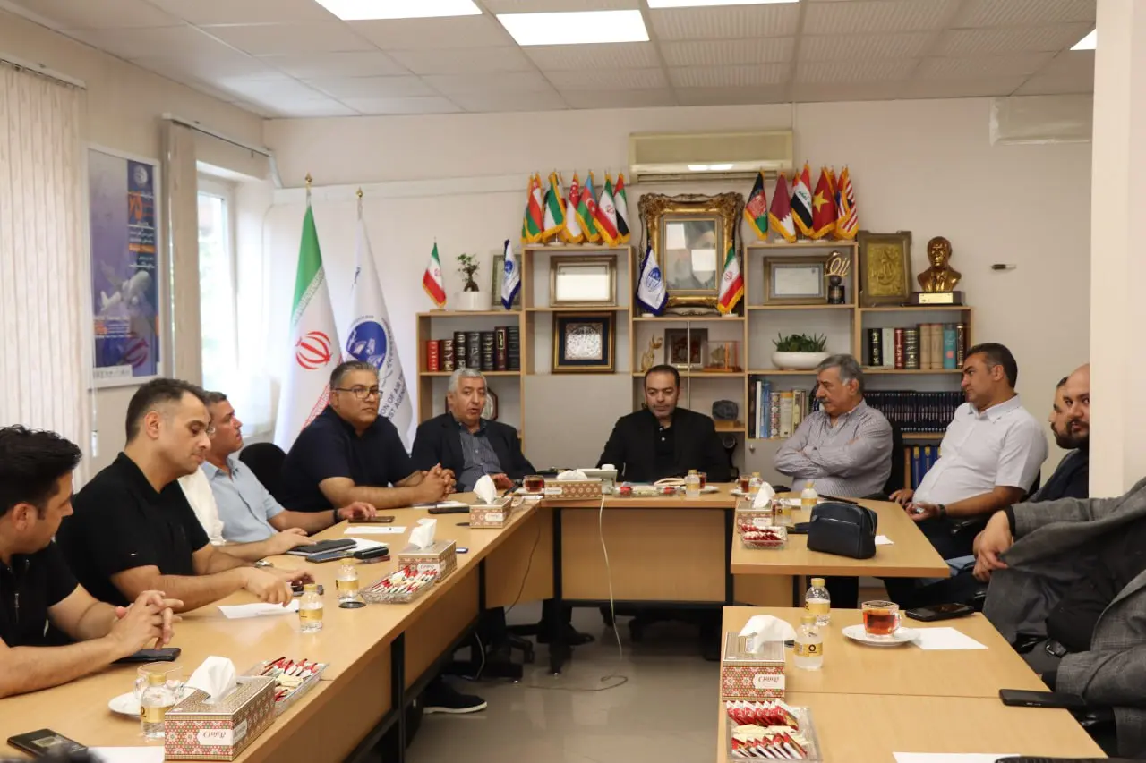 دفاتر مسافرتی: بدهکار مردم شدیم و نمی دانیم چکار کنیم /انجمن صنفی دفاتر مسافرتی ایران: صنعت گردشگری قربانی نخست ناملایمات است