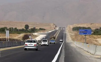 گرانترین نرخ عوارض آزاد راهی ایران به شیراز رسید/ ۱۲۰ هزار تومان عوارض برای آزادراه بدون امکانات!