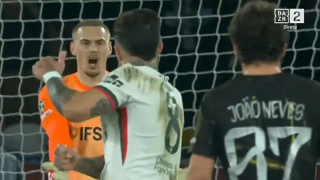 واکنش تند انزو فرناندز به اشتباه دروازه‌بان چلسی