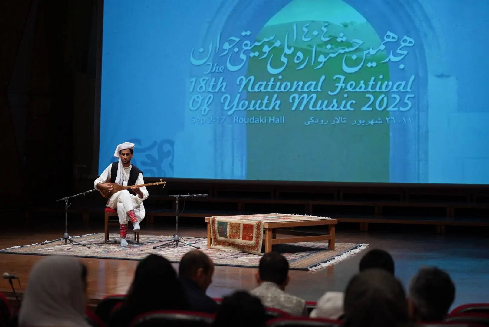 نگاهی به سومین روز جشنواره ملی موسیقی جوان/این چراغ روشن است
