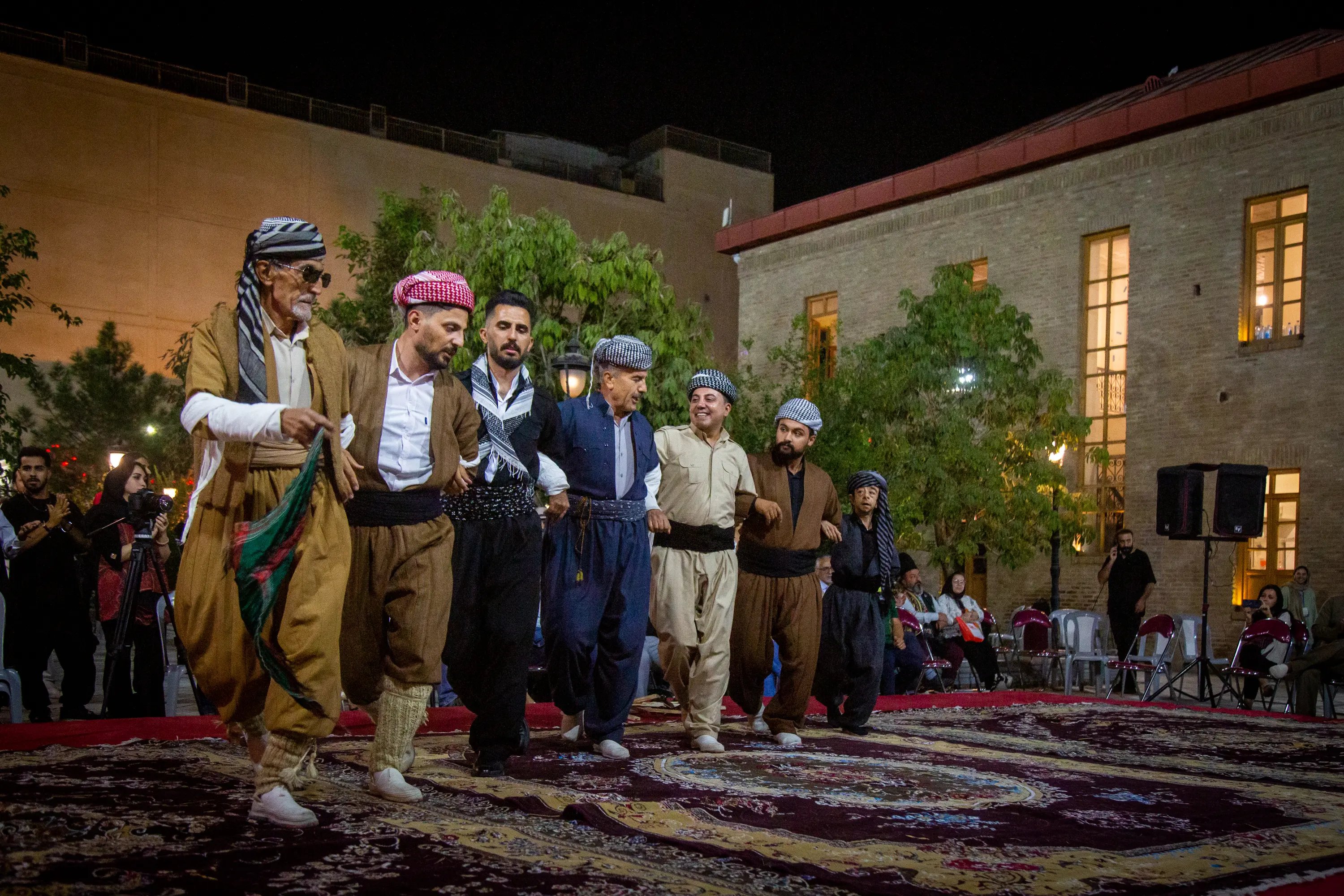اولین روز جشنواره نمایش‌های آیینی و سنتی چگونه گذشت؟/تقدیر از محمود بصیری