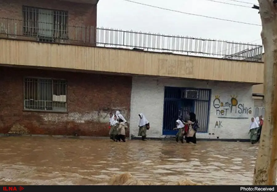 بازماندن ۷۳۰ هزار دانش‌آموز سیل‌زده از تحصیل طی دو هفته/ کسری جمعیت دانش‌آموزان در کلاس‌های درس