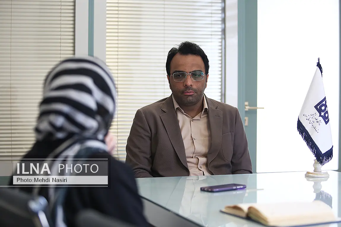 بلاتکلیفی لایحه حمایت از بیماران دارای اختلال روان بعد از یک دهه!/ نصف بیمارانِ روانپزشکی به پزشک مراجعه نمی‌کنند/ طول عمرِ مردم برای سیاستگذاران بیشتر اهمیت دارد تا کیفیت‌ِ زندگی‌شان! + فیلم