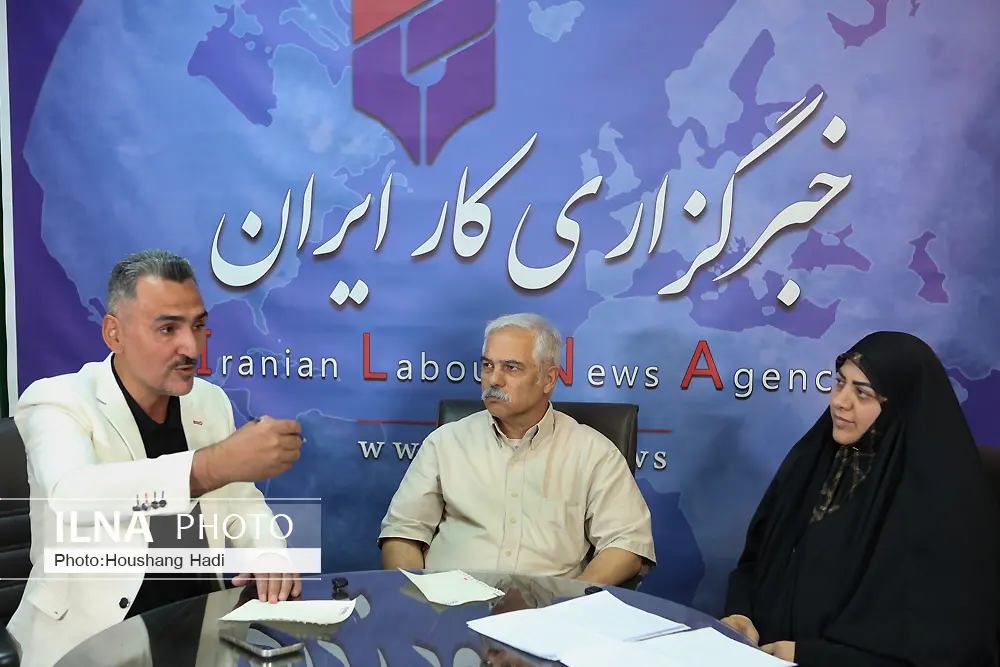مافیا ۴ بار جلوی اجرای &laquo;طرح ساماندهی&raquo; را گرفت/ واسطه&zwnj;های فاسد چه گلی به سر تولید کشور زدند؟! / کارگران ناچار می&zwnj;شوند کف خیابان اعتراض کنند