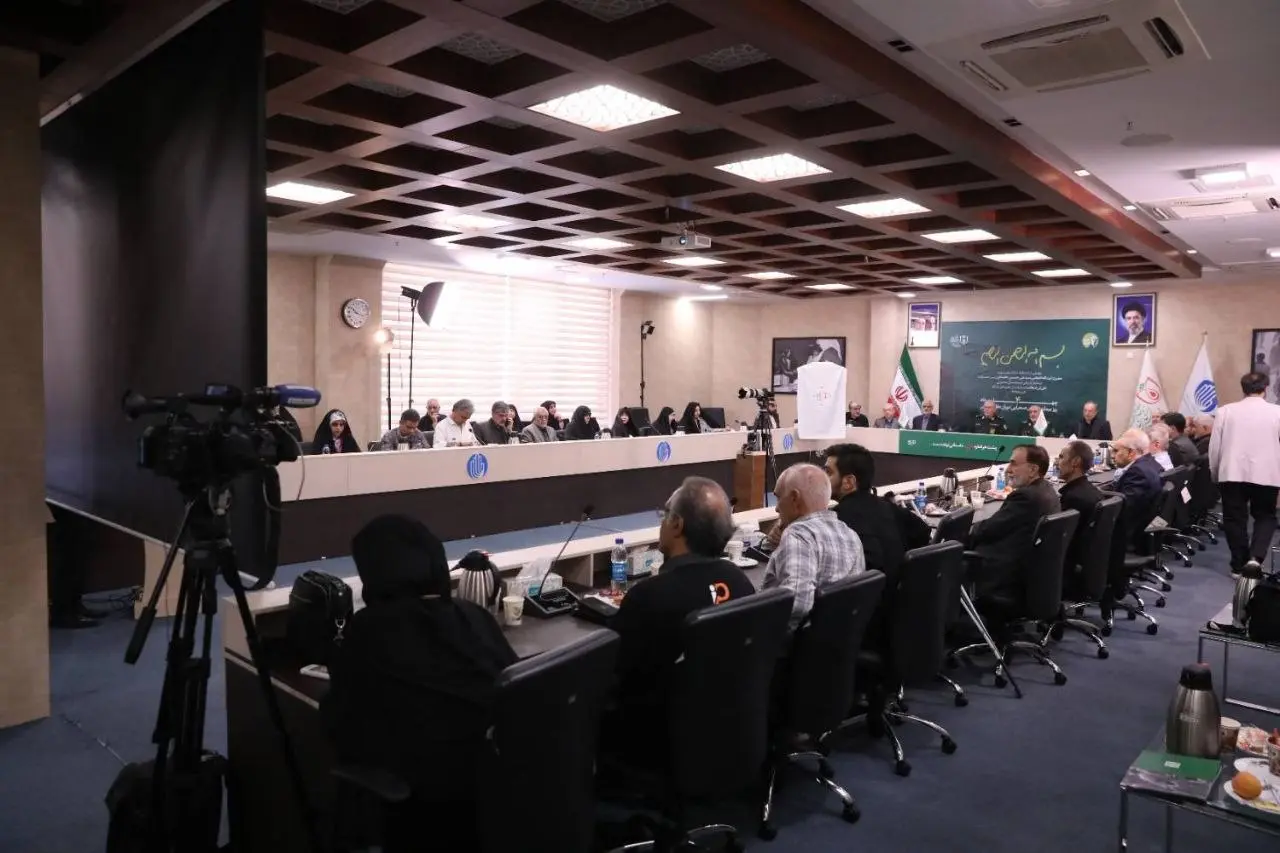 دستخط تاریخی رهبر شهید پس از ۳۸ سال رونمایی شد